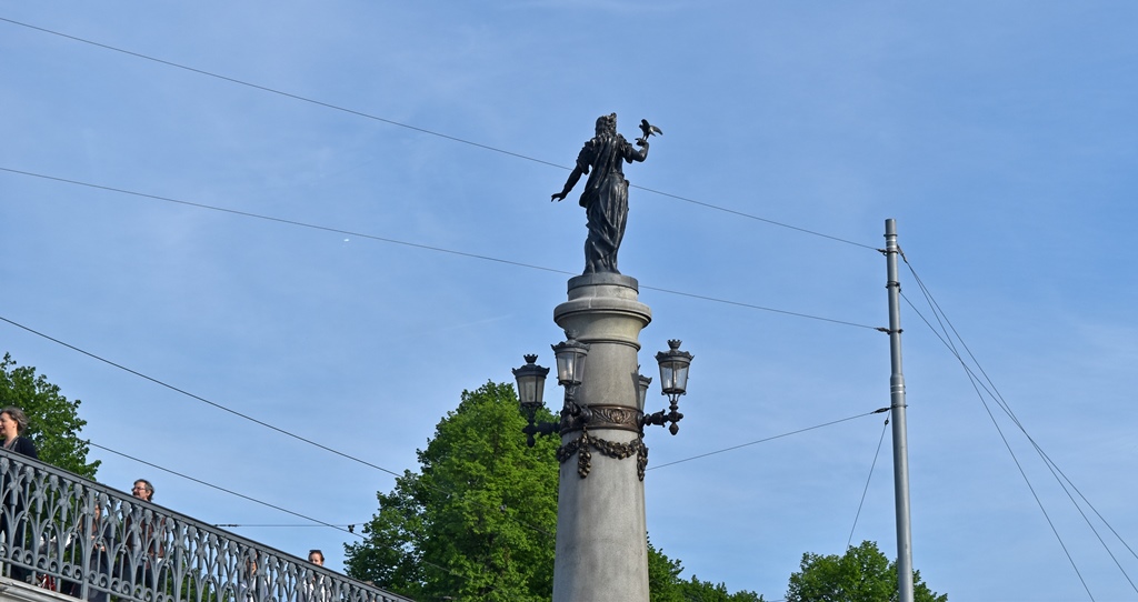 Statue on Djurgårdsbron